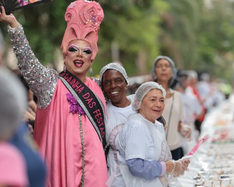 Birthday of the capital SP is celebrated with traditional Bixiga cake
