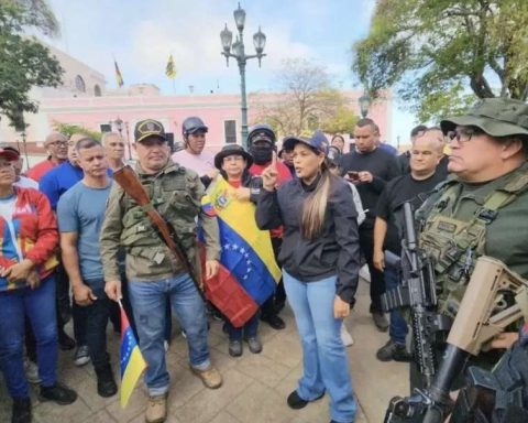 Bolívar mobilizes in defense of sovereignty