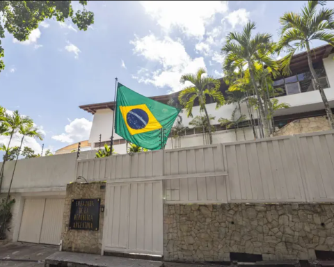 Brazil decides to stop representing Argentina in the Embassy in Venezuela