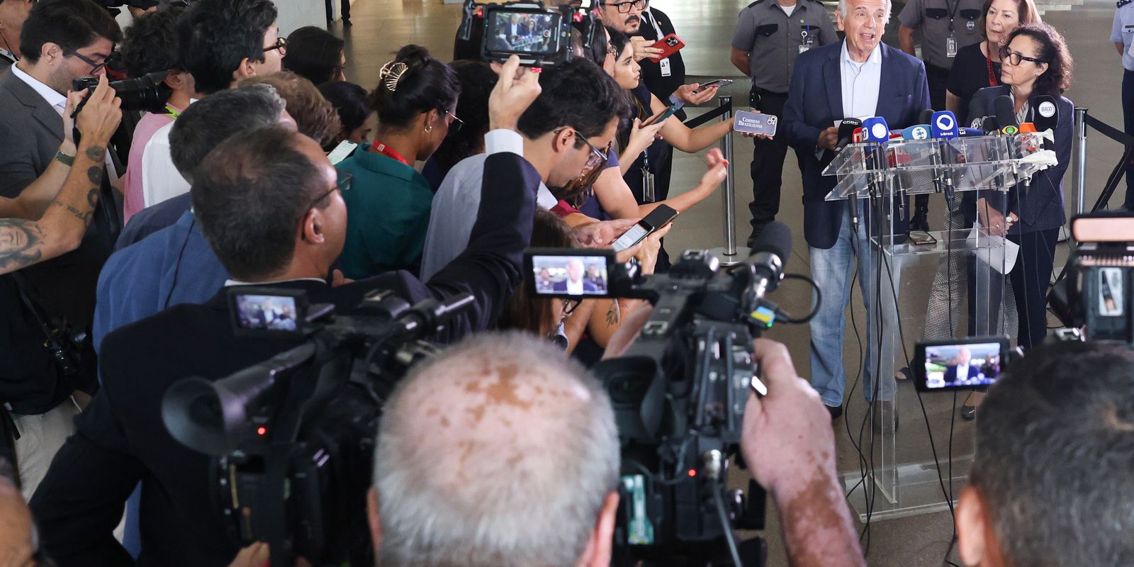 Brazil's border with Venezuela is calm and open, says Múcio