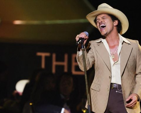 Bruno Mars releases his new song: 'I Just Might' and announces his 2026 tour