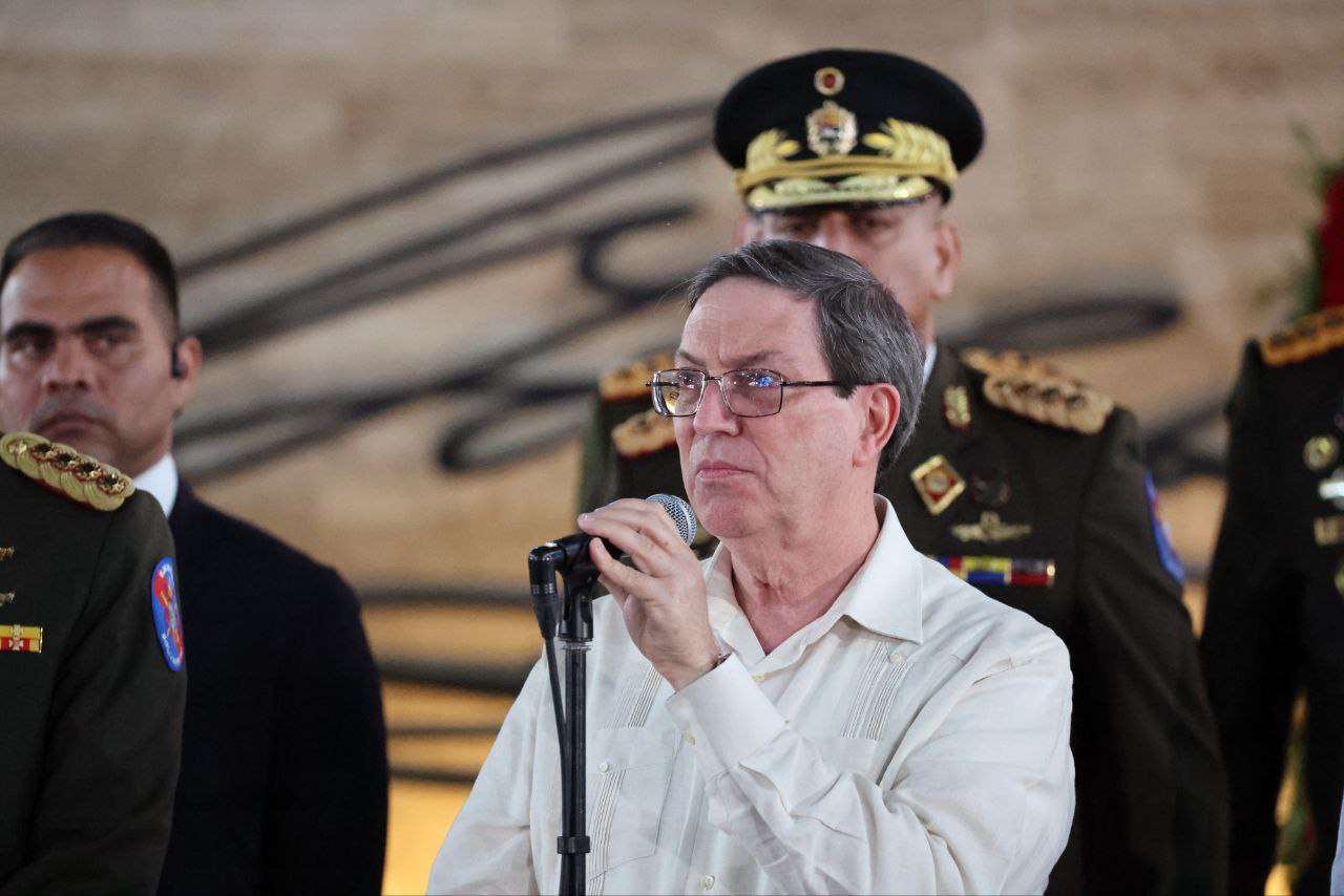 Bruno Rodríguez pays tribute to martyrs and swears to defend Venezuelan sovereignty together with Cuba