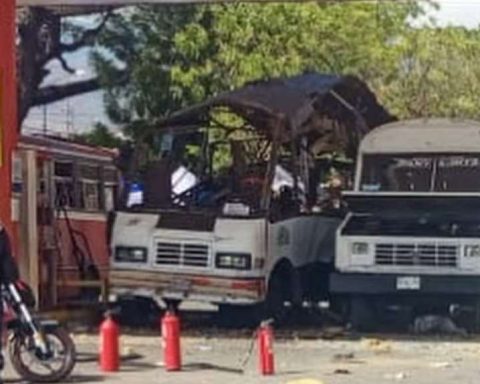 Bus explosion reported at Maracay service station
