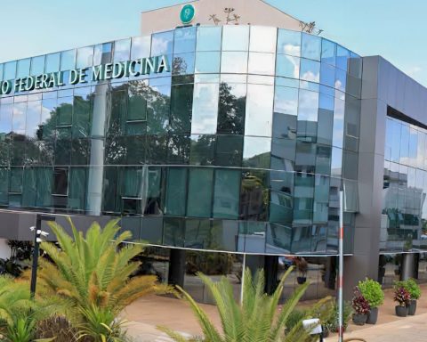 CFM studies using Enamed to grant professional registration