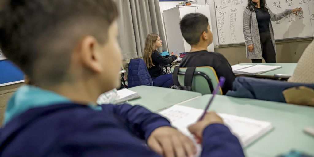 CNTE celebrates readjustment of the teaching floor; mayors contest