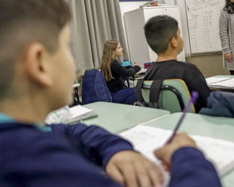 CNTE celebrates readjustment of the teaching floor; mayors contest