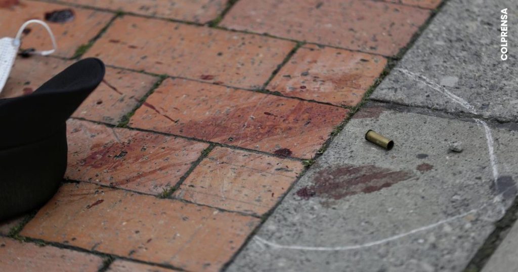 Cameras captured two million-dollar shipments this week in Antioquia; one of the victims died