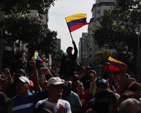 Chavismo leaders ask for the return "immediately" of Maduro