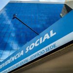 Check the INSS payment calendar for 2026