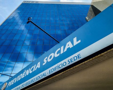 Check the INSS payment calendar for 2026