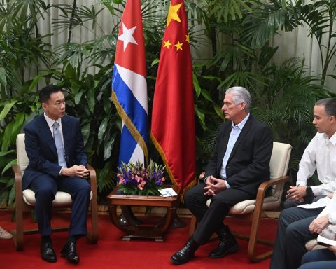 China returns to the rescue of Cuba with an aid of 80 million dollars and 60 thousand tons of rice