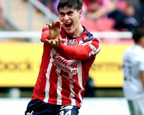 Chivas achieves its third victory against Querétaro and leads the Clausura 2026