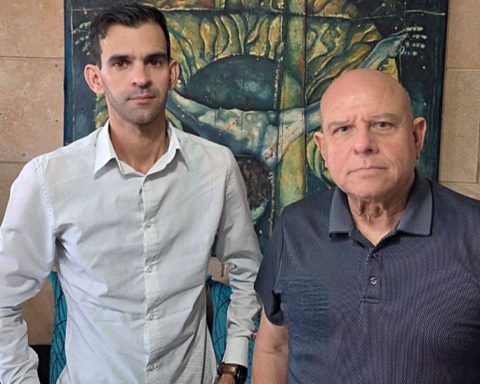 Dagoberto Valdés Hernández y Yoandy Izquierdo Toledo, miembros del Centro de Estudios Convivencia
