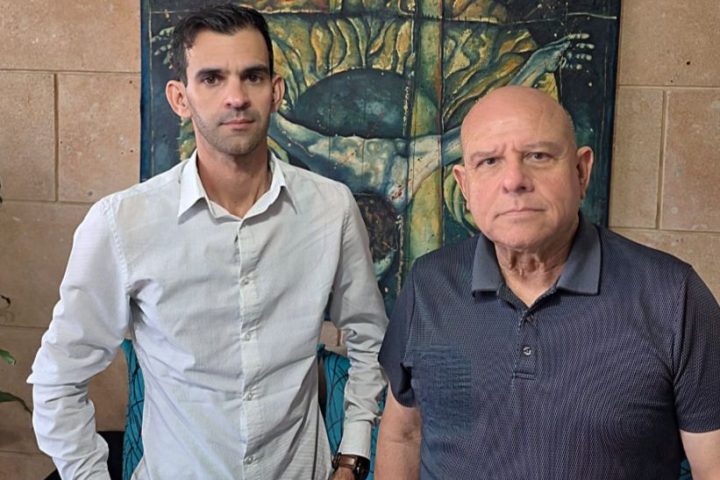 Dagoberto Valdés Hernández y Yoandy Izquierdo Toledo, miembros del Centro de Estudios Convivencia