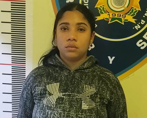 Aplazan coerción contra joven acusada de matar a su hermana en SFM