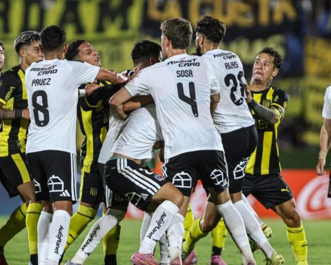 Colo Colo and Peñarol star in a pathetic penalty shootout