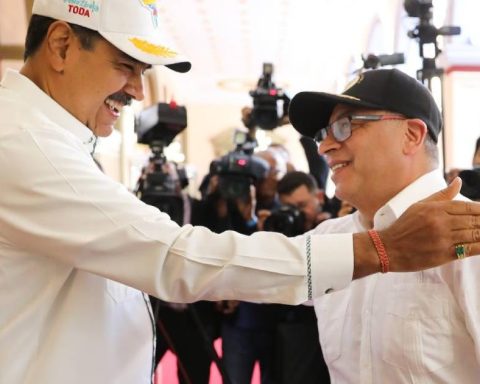 Colombia reiterated its rejection of US intervention in Venezuela, but offered as a mediator to find solutions