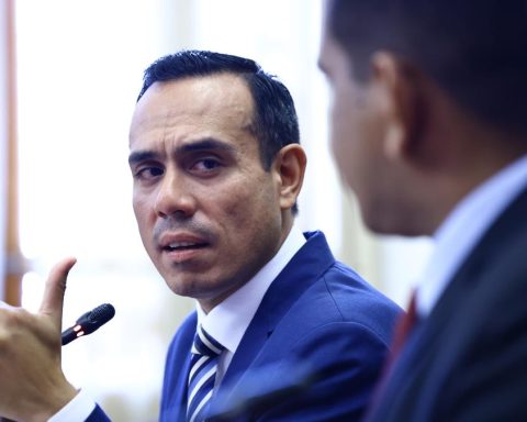 Congress leaves the fate of José Jerí waiting until March