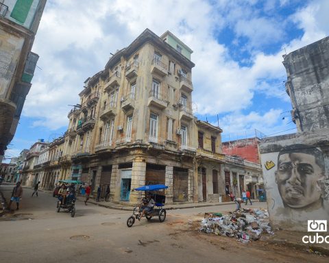 Consulado Street, from the Prado to the Capitol