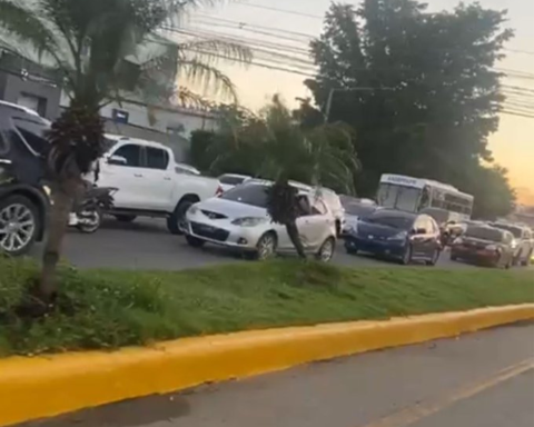 Contractor company opens return on February 27 without notice and causes traffic inconveniences