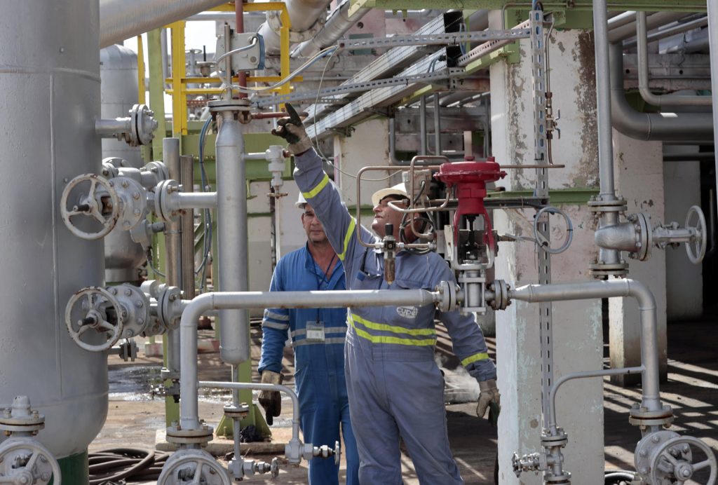 Cuba and Venezuela, economic relations and the possible impacts of US aggression