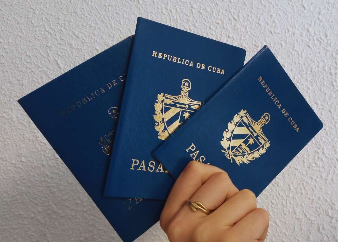 Cuba denies rumors about increase in passport price for residents abroad