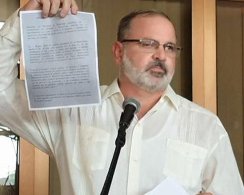 Eugenio Martínez, embajador cubano