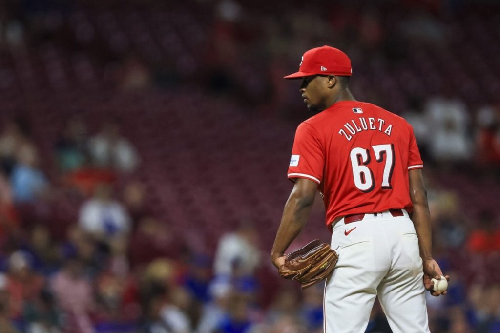 Cubans in MLB: Yosver Zulueta becomes a Sailor