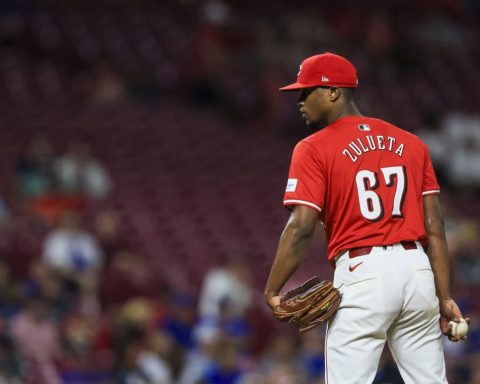 Cubans in MLB: Yosver Zulueta becomes a Sailor