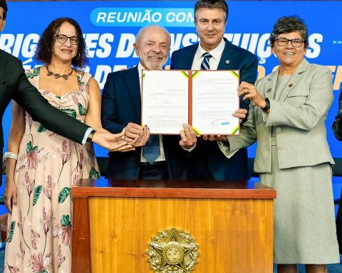 Decree allows community colleges to receive public resources