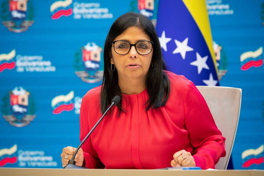 Delcy Rodríguez announces popular consultation on the economy while an oil reform advances