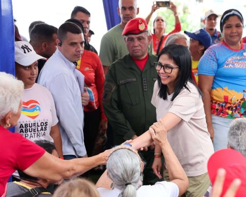 Delcy Rodríguez calls for national unity to guarantee peace