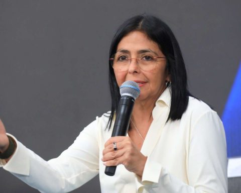Delcy Rodríguez holds talks with Lula, Petro and Sánchez
