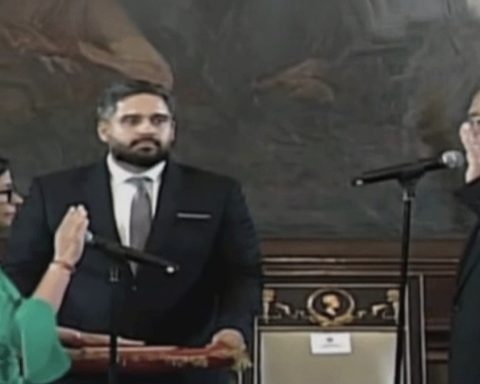 Delcy Rodríguez is sworn in as interim president of Venezuela