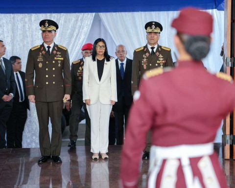 Delcy Rodríguez pays tribute to those who fell after Trump's offensive