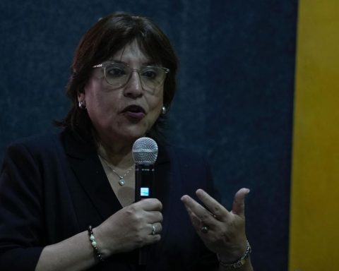 Delia Espinoza is launched as a candidate for the deanship of CAL