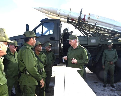 Díaz-Canel leads military exercises in Cuba amid tensions with the US