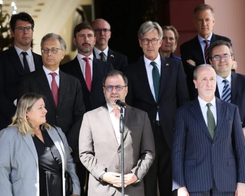 Diplomats from the EU, the United Kingdom and Switzerland meet with Delcy Rodríguez in Caracas