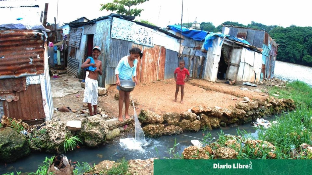 Dirt floors, the reality that the DR wants to leave in the past