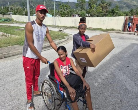 Donations from the US are delivered to victims of the hurricane in eastern Cuba