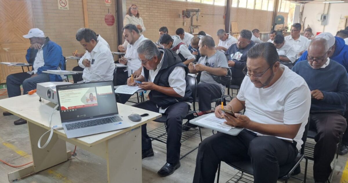 Edomex drivers must pay to be trained to process a license