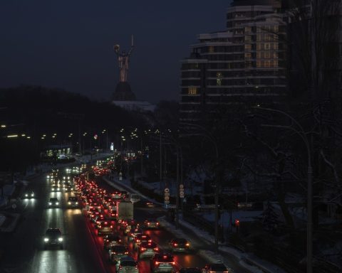 Energy worsening in kyiv due to Russian attacks while negotiators meet in Abu Dhabi