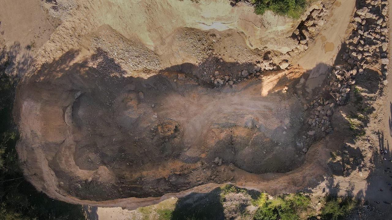 Environment intervenes aggregates mine in Nigua where man died for operating illegally