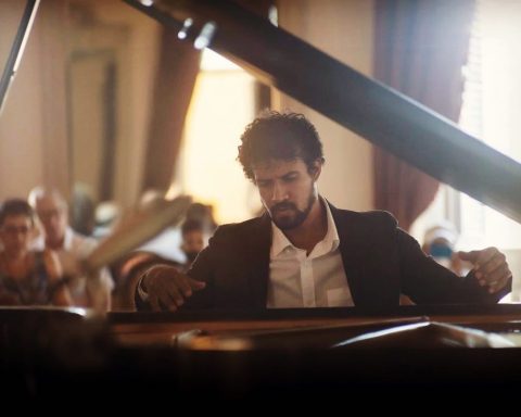 Ernesto Oliva and the Camerata Romeu in concert