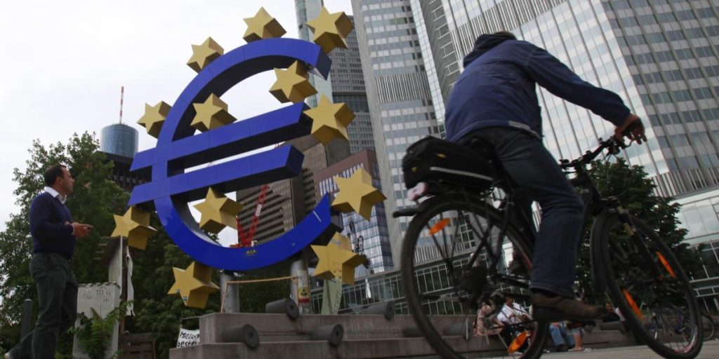 European industrial activity ends 2025 with a deeper contraction