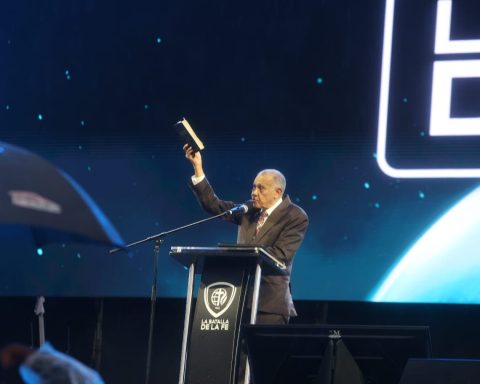 Ezequiel Molina advierte: no se librarán de la ira de Dios quienes roban recursos del pueblo