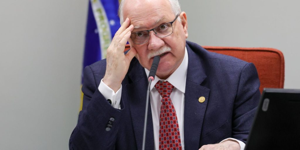 Fachin says democracy is going through challenging times