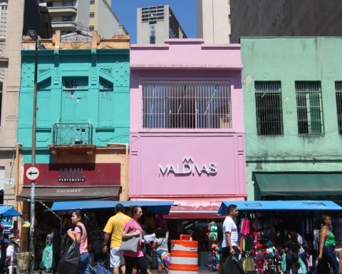 Family consumption offsets interest and brings unemployment to the lowest level