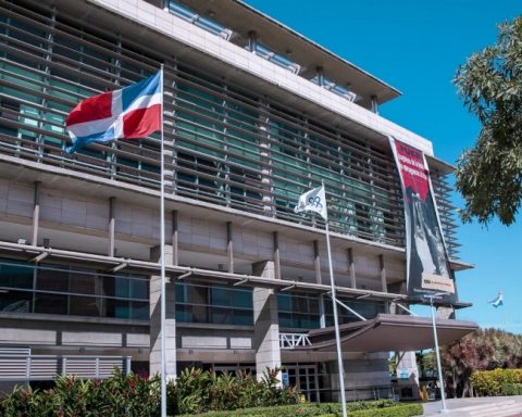 Family kidnapping and assault gang pretended to be drug agents