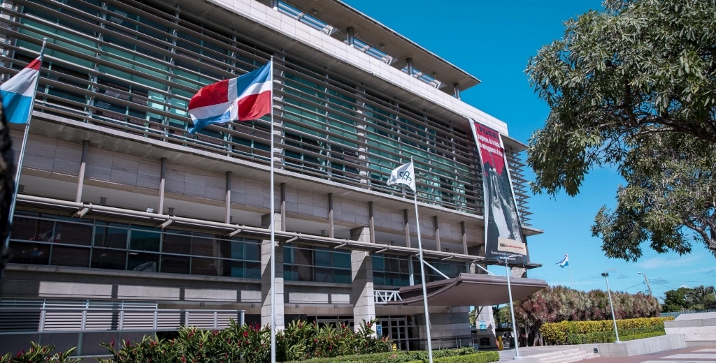 Family kidnapping and assault gang pretended to be drug agents